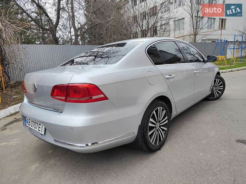 Седан Volkswagen Passat 2011 в Виннице