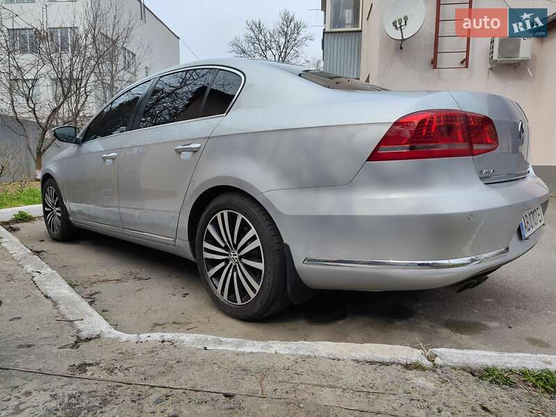 Седан Volkswagen Passat 2011 в Виннице