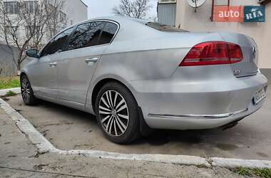 Седан Volkswagen Passat 2011 в 