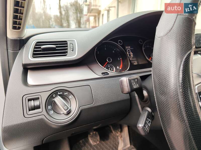Седан Volkswagen Passat 2011 в Виннице