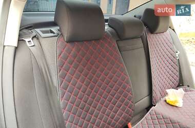 Седан Volkswagen Passat 2011 в 