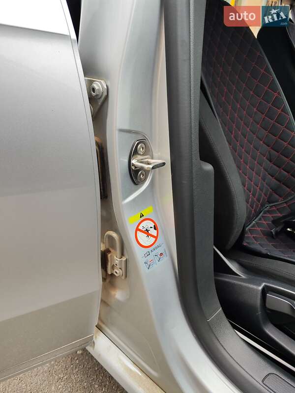 Седан Volkswagen Passat 2011 в Виннице