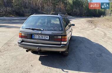 Універсал Volkswagen Passat 1993 в 