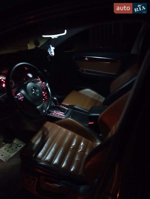 Универсал Volkswagen Passat 2011 в Львове