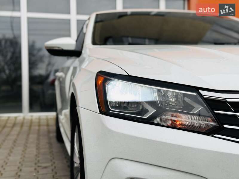 Седан Volkswagen Passat 2016 в Одессе