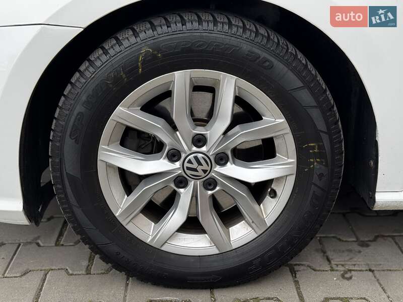 Седан Volkswagen Passat 2016 в Одессе