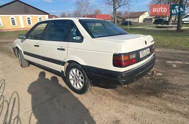 Седан Volkswagen Passat 1991 в Чернобае