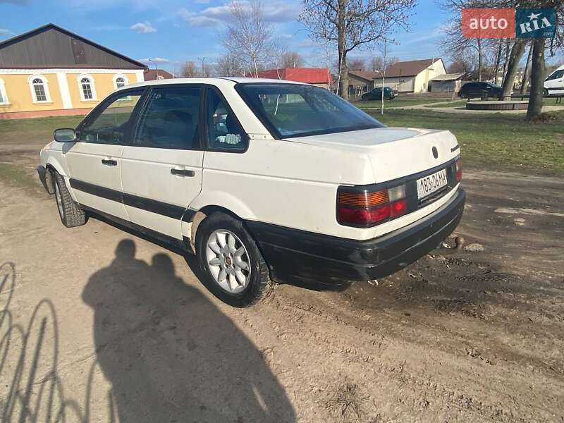 Седан Volkswagen Passat 1991 в Чернобае