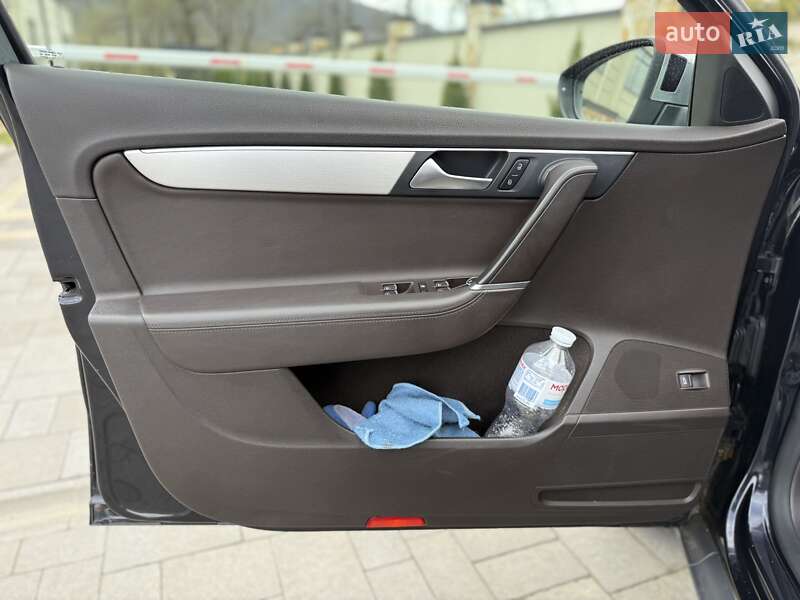 Универсал Volkswagen Passat 2012 в Хусте