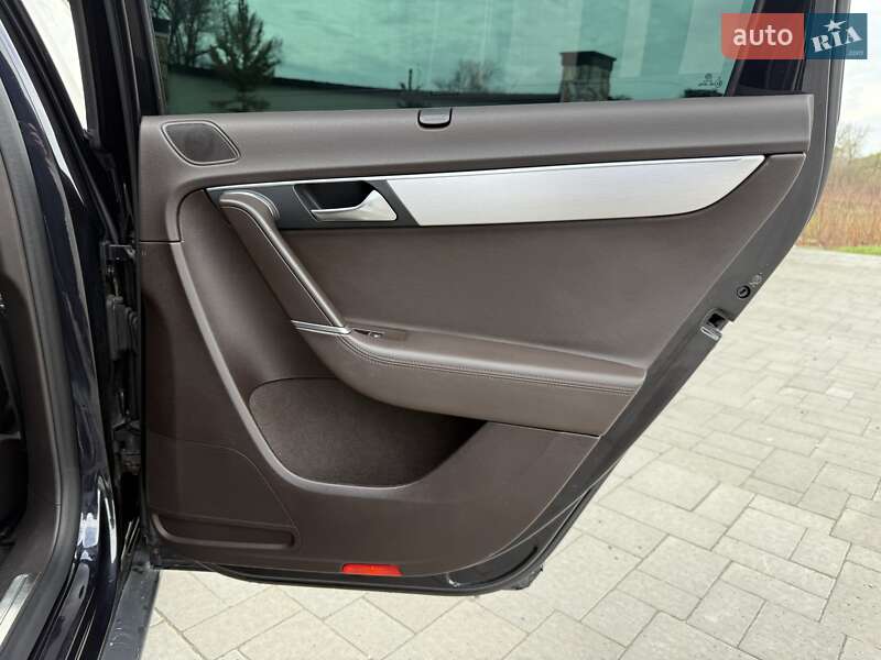 Универсал Volkswagen Passat 2012 в Хусте