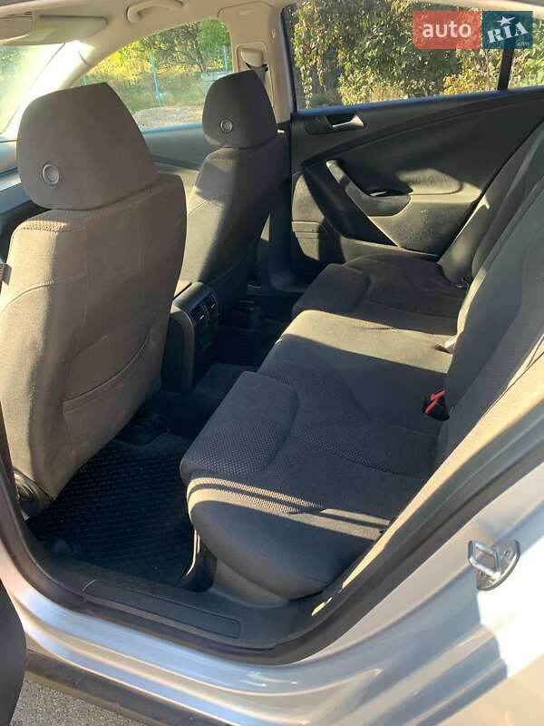 Седан Volkswagen Passat 2009 в Києві