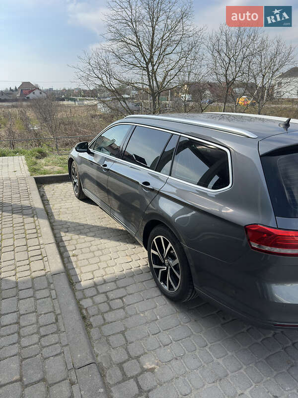 Универсал Volkswagen Passat 2017 в Львове