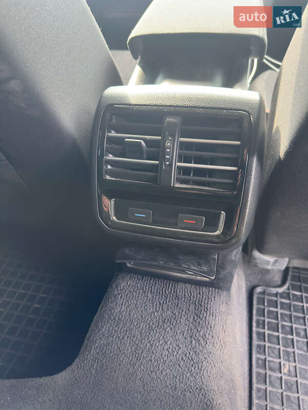 Универсал Volkswagen Passat 2017 в Львове