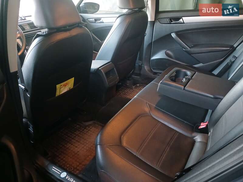 Седан Volkswagen Passat 2012 в Березане