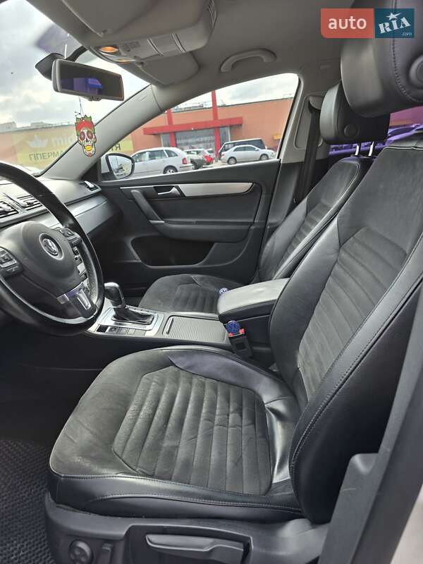Седан Volkswagen Passat 2014 в Киеве
