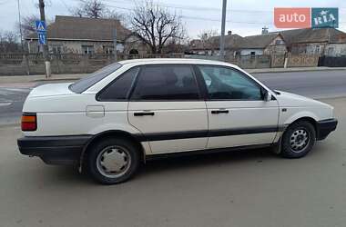 Седан Volkswagen Passat 1991 в Гайсине