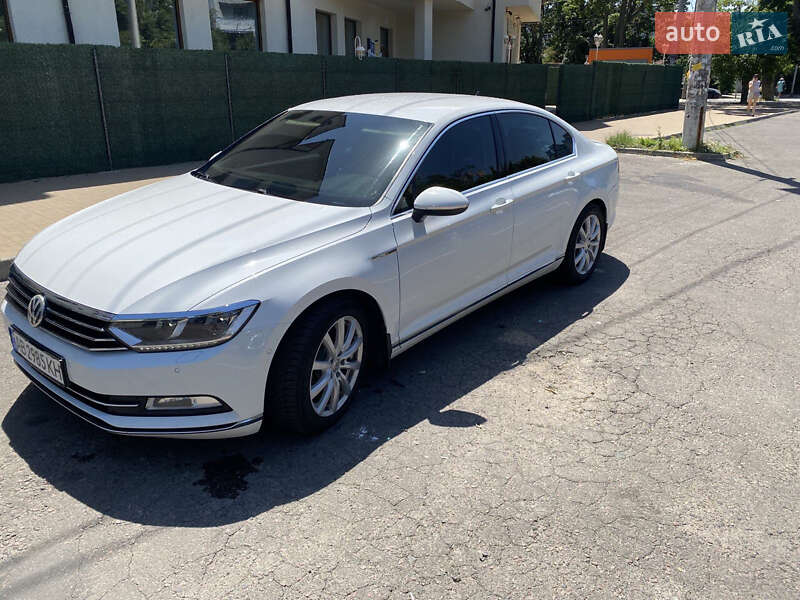 Седан Volkswagen Passat 2015 в Одесі