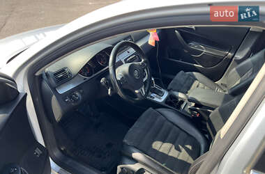 Седан Volkswagen Passat 2010 в 
