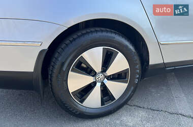 Седан Volkswagen Passat 2010 в 