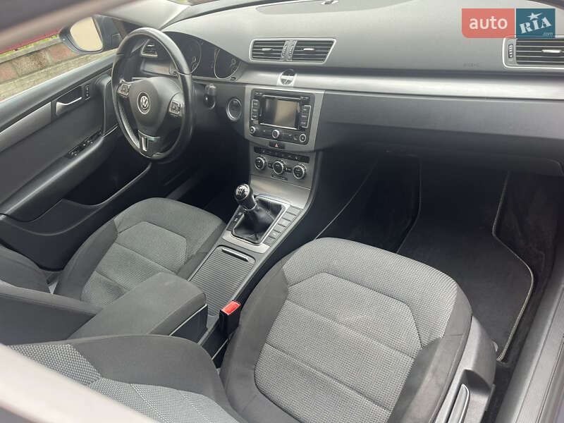 Универсал Volkswagen Passat 2014 в Ровно