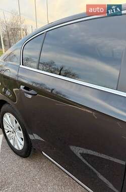 Седан Volkswagen Passat 2011 в 