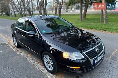 Седан Volkswagen Passat 2005 в 