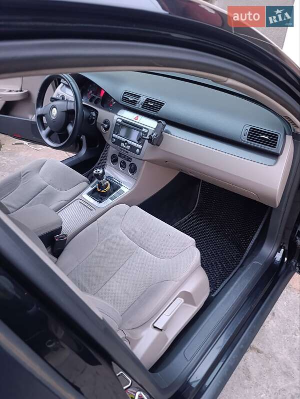 Универсал Volkswagen Passat 2006 в Теофиполе