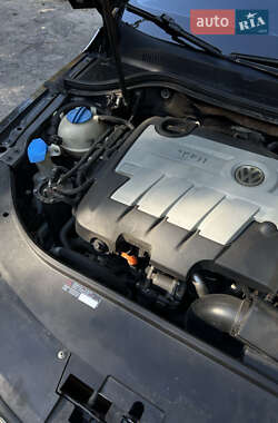 Седан Volkswagen Passat 2010 в 
