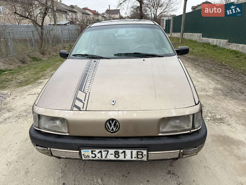 Седан Volkswagen Passat 1989 в 