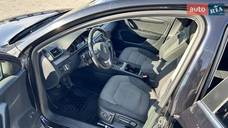 Универсал Volkswagen Passat 2013 в Киеве