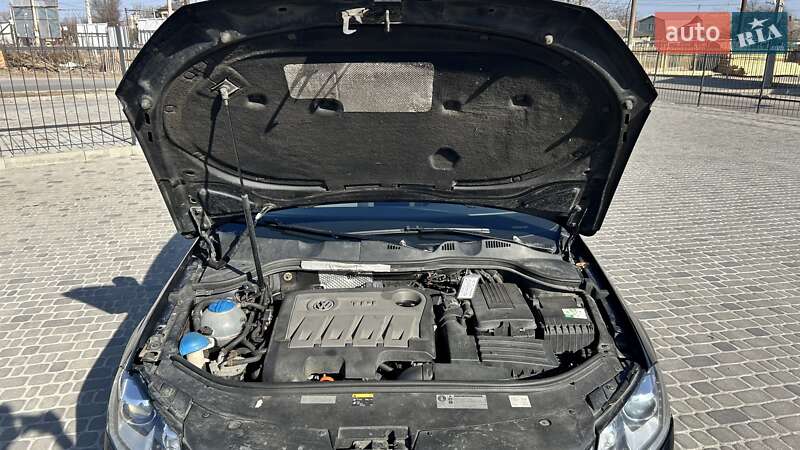 Универсал Volkswagen Passat 2013 в Киеве