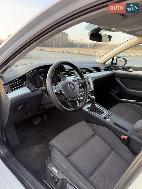 Универсал Volkswagen Passat 2018 в Львове