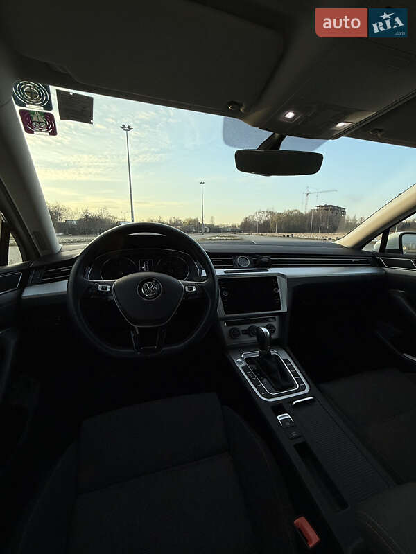 Универсал Volkswagen Passat 2018 в Львове