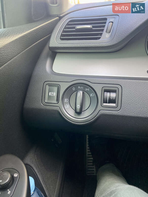 Универсал Volkswagen Passat 2010 в Луцке