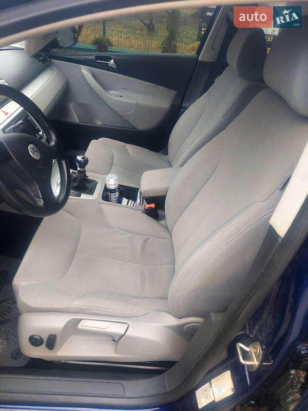 Седан Volkswagen Passat 2008 в Самборе