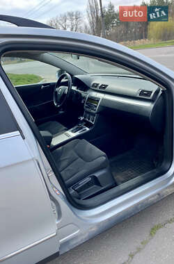 Універсал Volkswagen Passat 2009 в 
