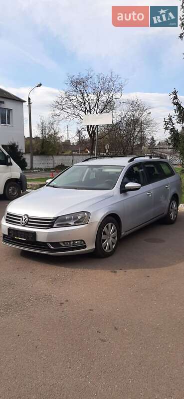 Універсал Volkswagen Passat 2012 в Ужгороді