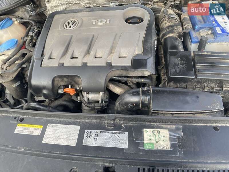 Седан Volkswagen Passat 2013 в Рівному