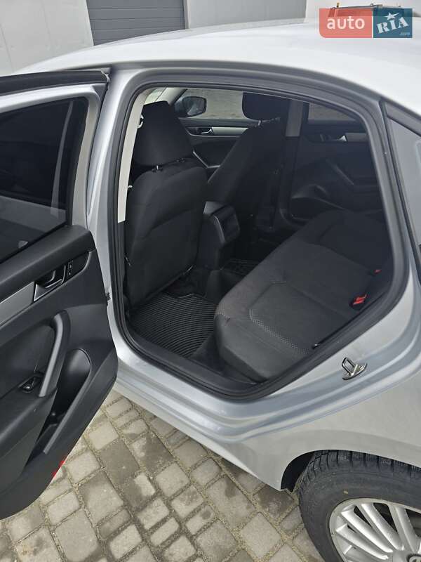 Седан Volkswagen Passat 2014 в Хотине