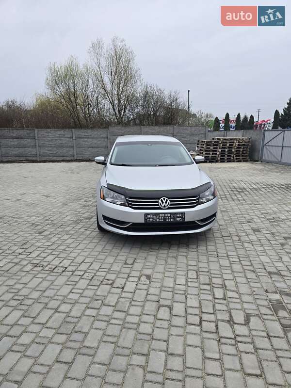 Седан Volkswagen Passat 2014 в Хотине