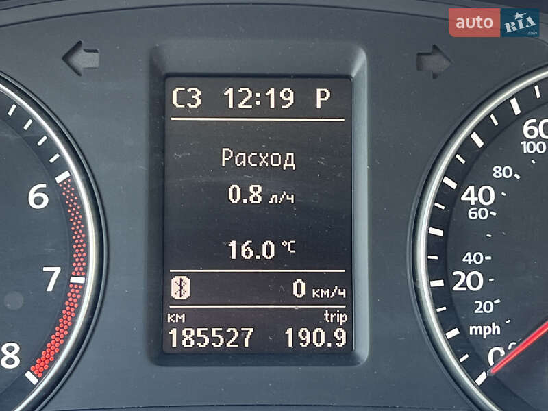 Седан Volkswagen Passat 2012 в Києві