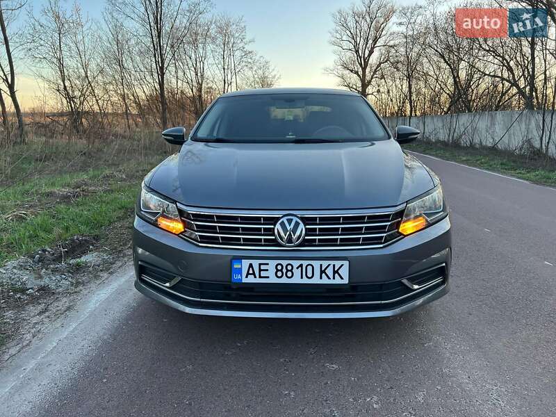 Седан Volkswagen Passat 2015 в 