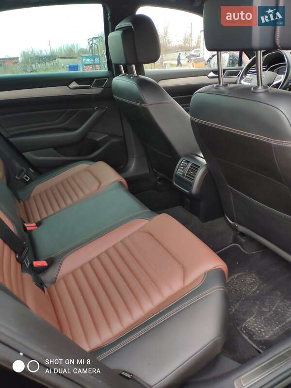 Седан Volkswagen Passat 2021 в Шепетовке