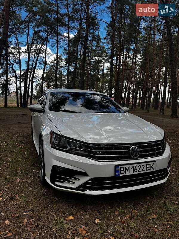 Седан Volkswagen Passat 2017 в Сумах