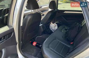 Седан Volkswagen Passat 2013 в 