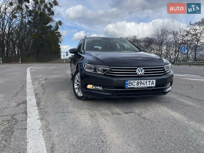 Універсал Volkswagen Passat 2018 в Львові