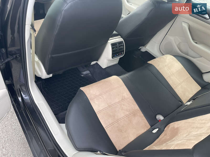 Універсал Volkswagen Passat 2018 в Львові