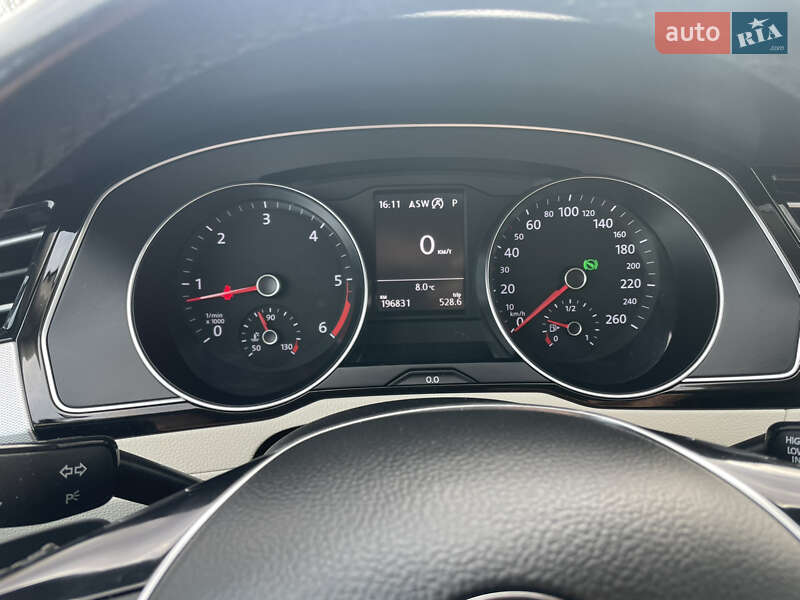 Універсал Volkswagen Passat 2018 в Львові