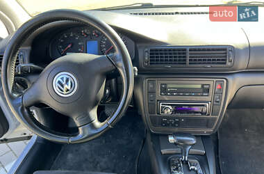 Седан Volkswagen Passat 1998 в 