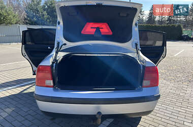 Седан Volkswagen Passat 1998 в 